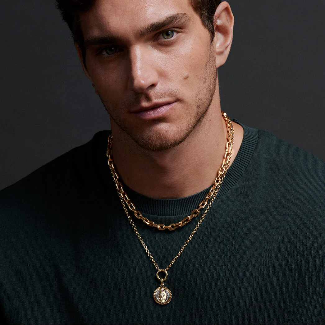 Vivacity | Ever Growing Love Medium Medallion | Diamonds, Mixed Gold - Image 4